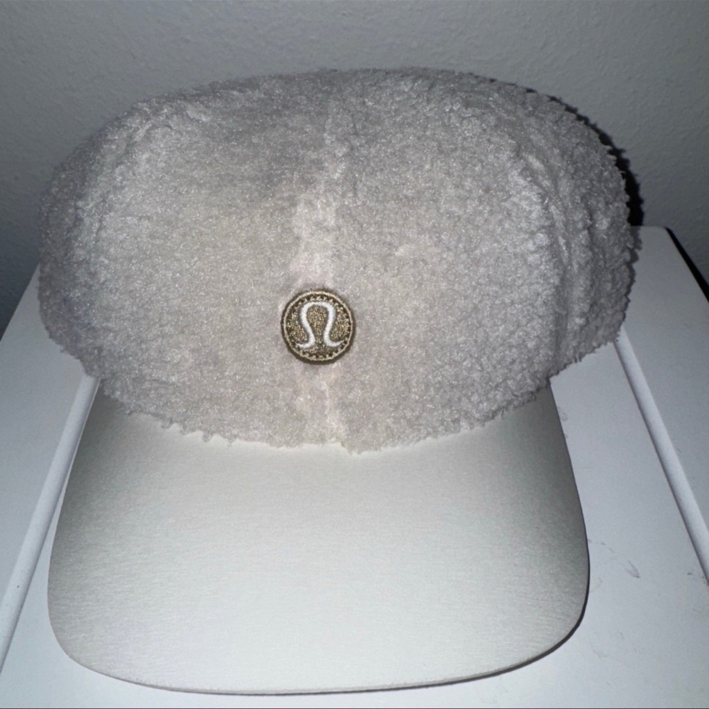 Lululemon Women's Textured Fleece Ball Cap Colour White Opal/Trench hat NWT